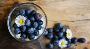 Witamina H (biotyna) – właściwości, źródła i zalecenia suplementacji
